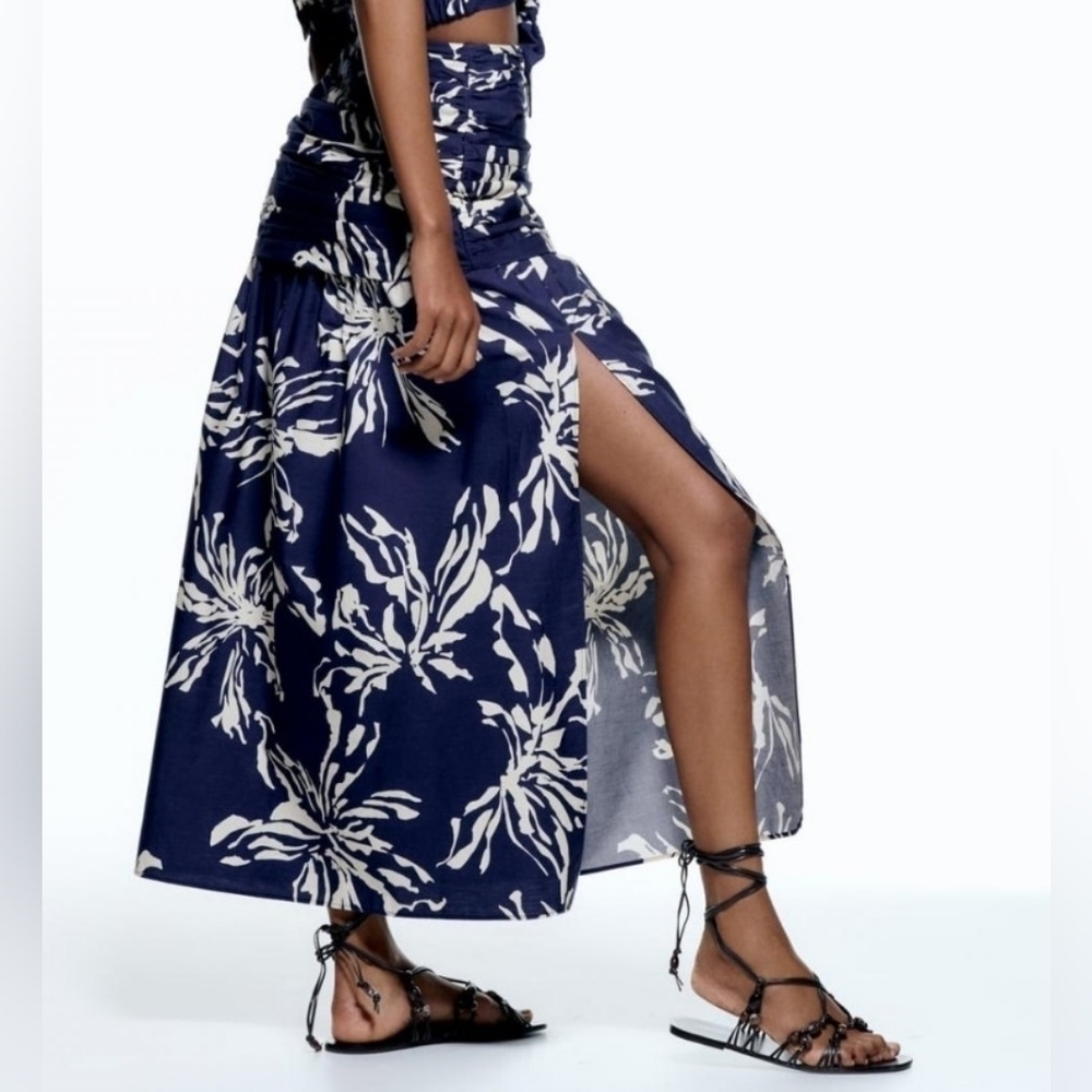 Zara Coton Navy White Long Printed High Waisted Pleated Side Slit Skirt Size S